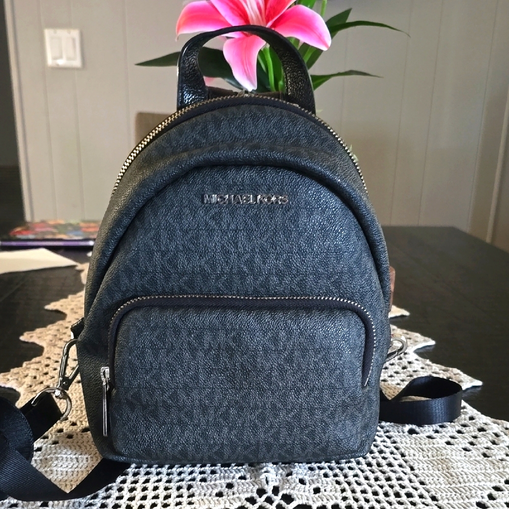 Michael Kors Erin Mini Backpack 💖